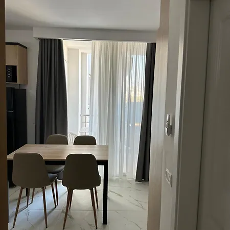 Frühstückspension Mm Sarandë