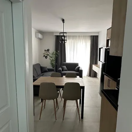 Frühstückspension Mm Sarandë