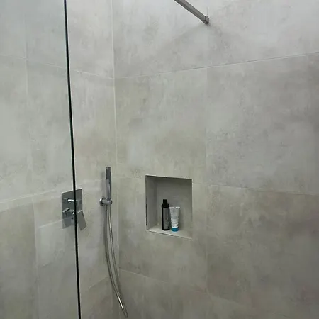 Bed & Breakfast Mm Sarandë