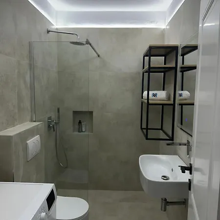 Mm 3* ساراندا