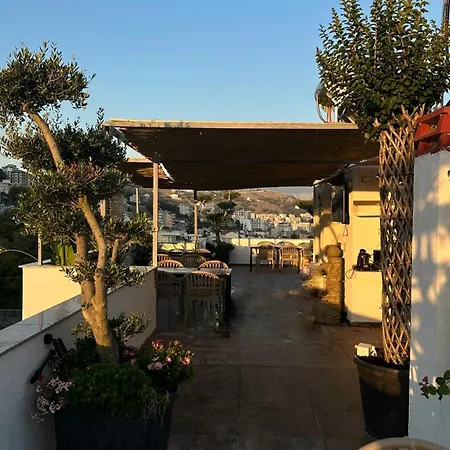 Mm فندق مبيت وإفطار