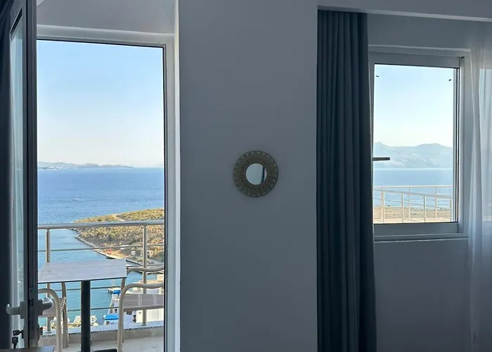 Couette-café Mm Saranda